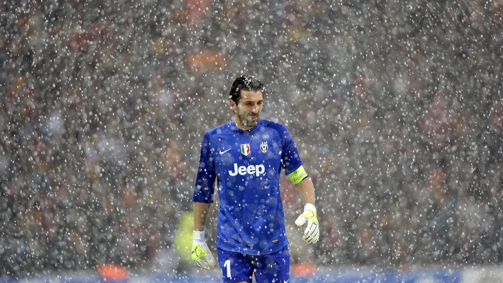 罗贝托谈特狮风波，遗憾事件升级，呼吁俱乐部妥善化解危机