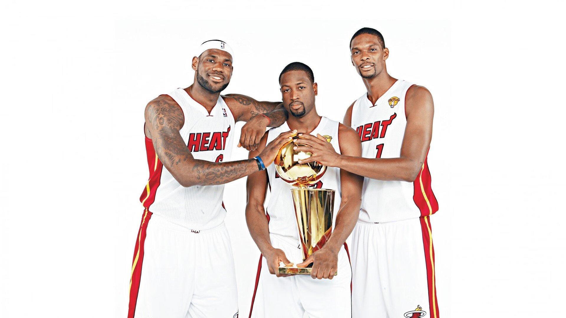 当真诚的傲慢遇上精明的谦逊，体育偶像时代的两面镜子